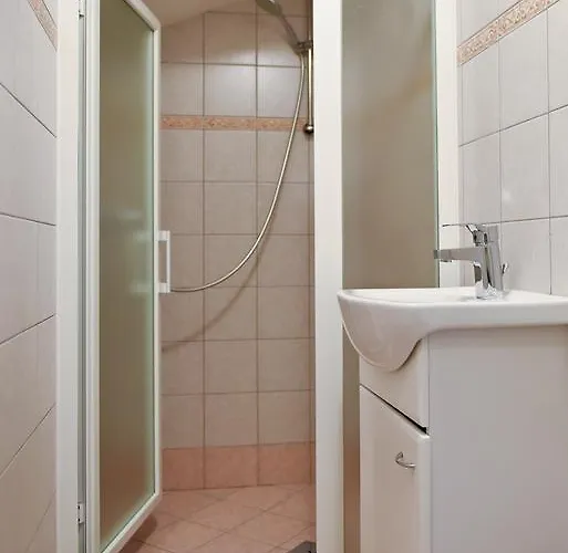 旅馆 伯恩特x旅舍 *